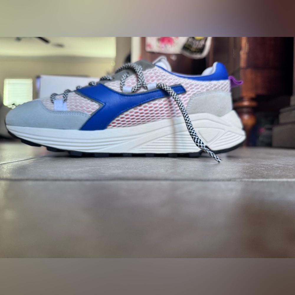 Diadora Rave Hiking Shoes - White and Royal Blue